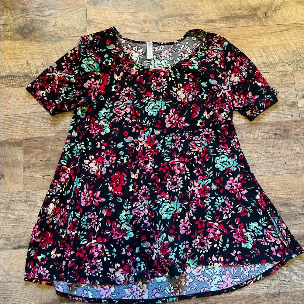 LuLaRoe Floral Perfect Tee